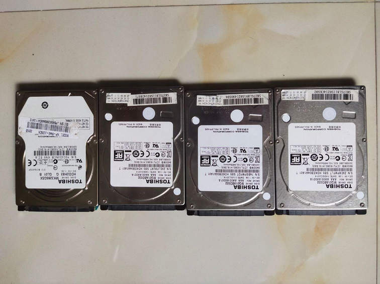 320G笔记本硬盘和64G固态硬盘